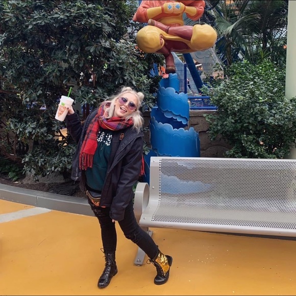 Meet your Posher, Leah - Picture 12 of 17